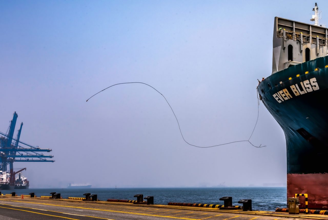 Throwing Mooring Line
